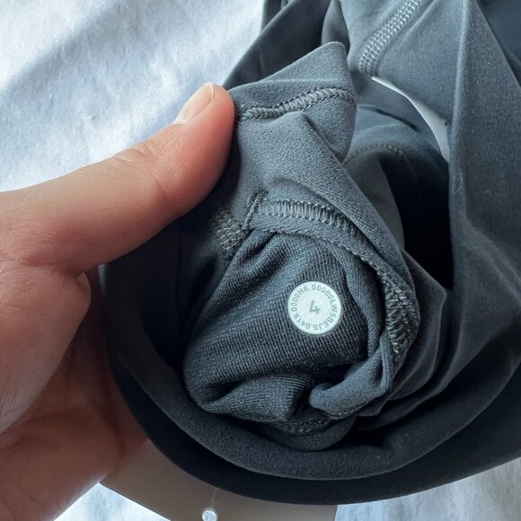 New Lululemon Align Pant 25" Melanite Size 4 - Picture 3 of 6